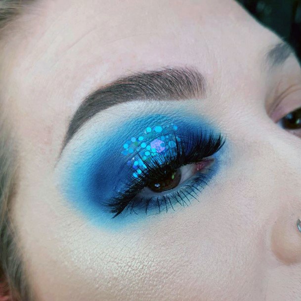 Sparkling Blue Eyeshadow Women