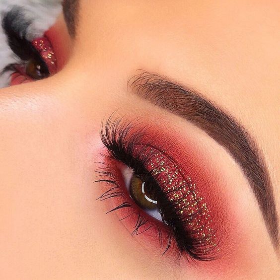 Sparkling Red Makeup Looks For Women Eyeshadow