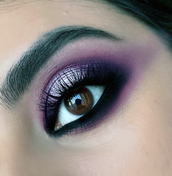 Sparkling Silver And Purple Eyeshadow Ideas Women