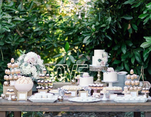 Spectacular Metal Love White Floral Desert Table Ideas For Elegant Wedding