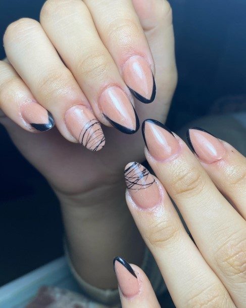 Spider Nail Feminine Designs