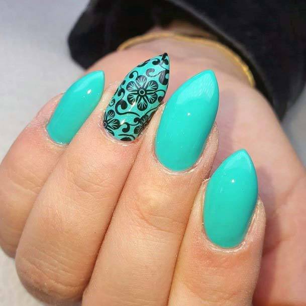 Spikey Sharp Green With Henna Flowered Summer Nail Pattern