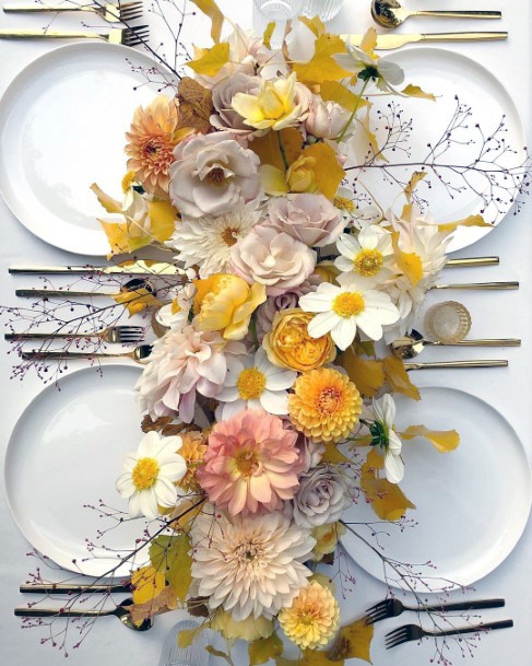 Splendid Yellow Flowers Wedding Table