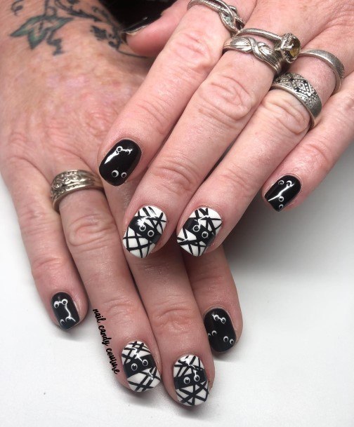 Spooky Womens Nail Ideas