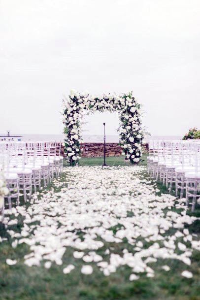 Sprawling White Wedding Flowers