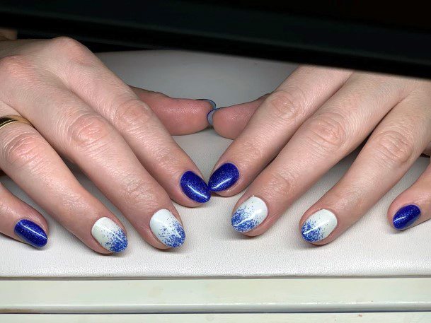 Sprayed Effect Blue And White Nails For Women