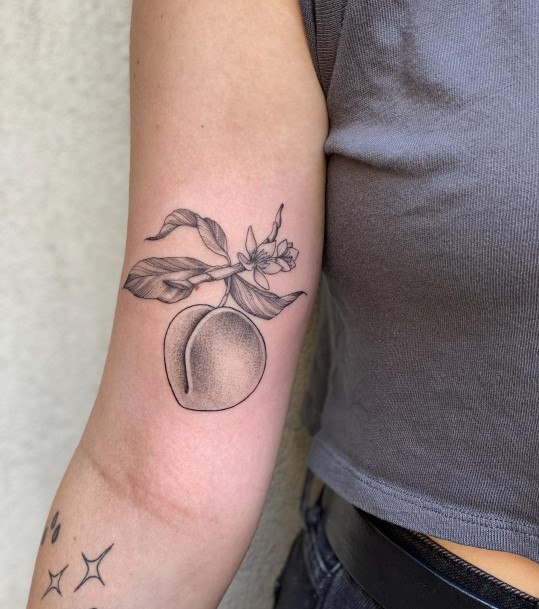 Stellar Body Art Tattoo For Girls Peach