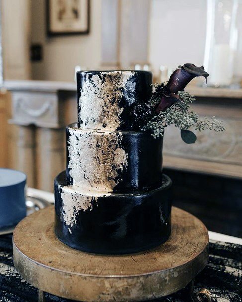 Striking Black Fall Wedding Cakes Women