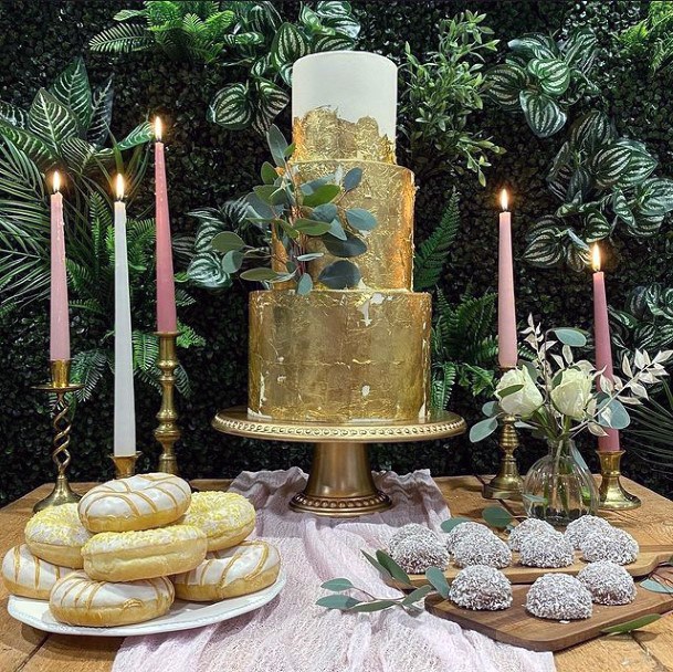 Striking Golden Wedding Cake