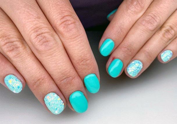 Striking Mint Shaded Nails Women