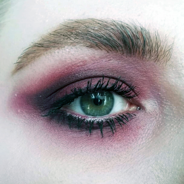 Strong Red And Brown Eyeshadow Women