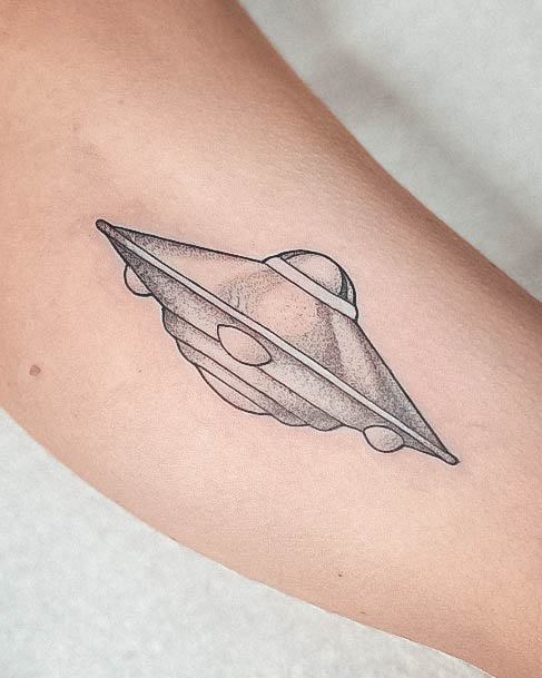 Stunning Alien Tattoo On Lady