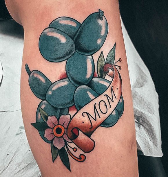 Stunning Ballon Animal Tattoo On Lady