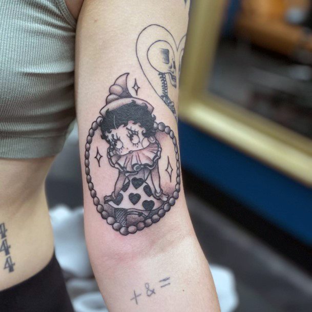 Stunning Betty Bop Tattoo On Lady