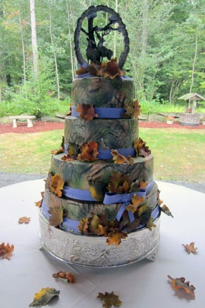 Stunning Camo Cake Wedding