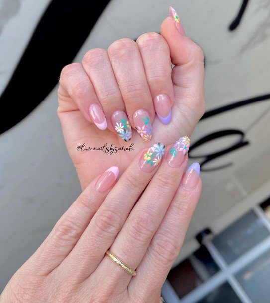Stunning Easter Nail On Lady