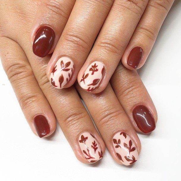 Stunning Fall Leaf Nail On Lady