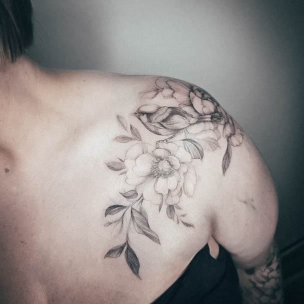 Stunning Flower Shoulder Tattoo On Lady