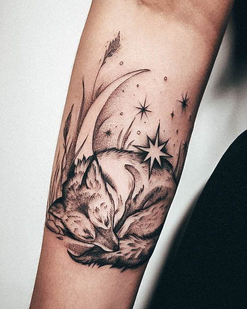 Stunning Fox Tattoo On Lady