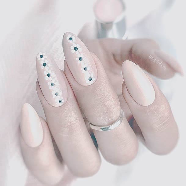 Stunning Girls Beige Nails