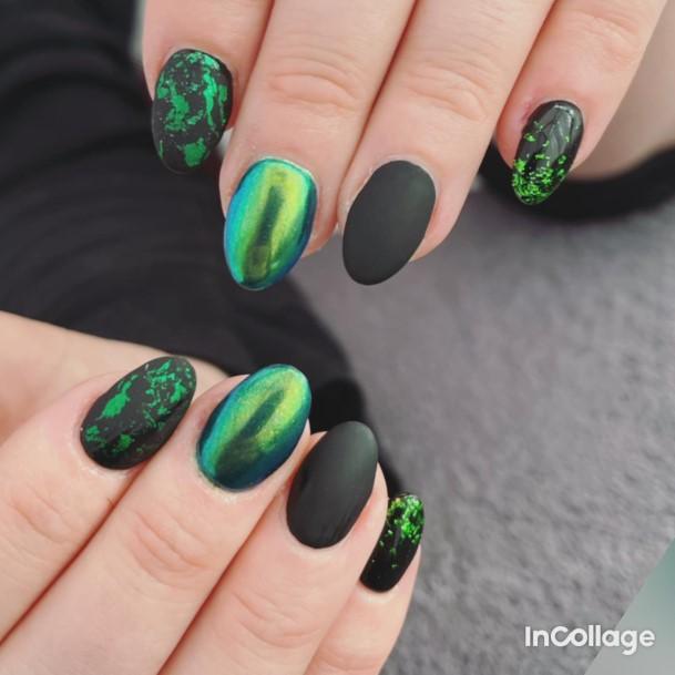 Stunning Girls Black And Green Nails