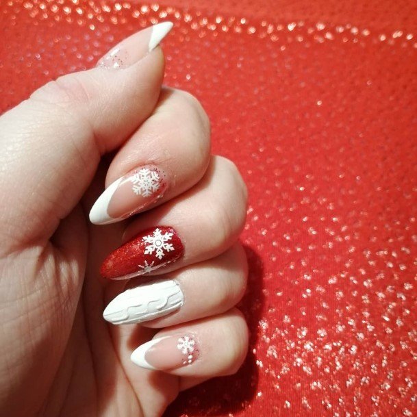 Stunning Girls Christmas Gel Nails