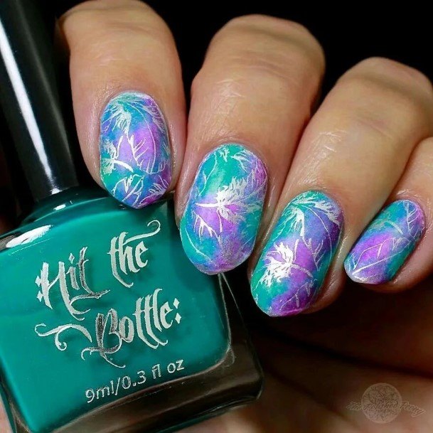 Stunning Girls Feather Nails