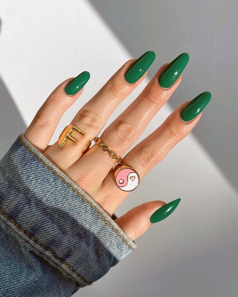 Stunning Girls Green Dress Nails