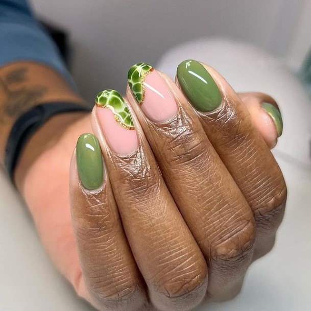 Stunning Girls Green Nails