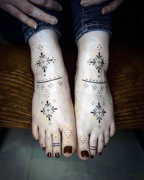 Stunning Girls Handpoke Tattoos