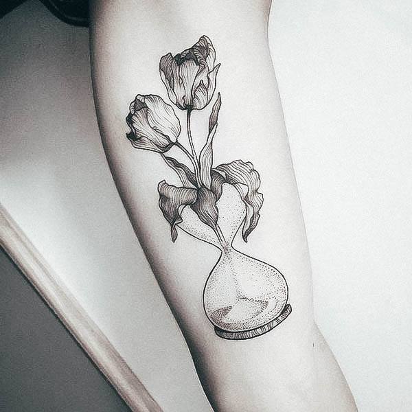 Stunning Girls Hourglass Tattoos