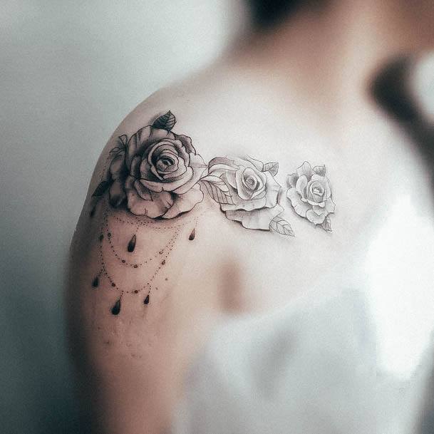 Stunning Girls Rose Shoulder Tattoos