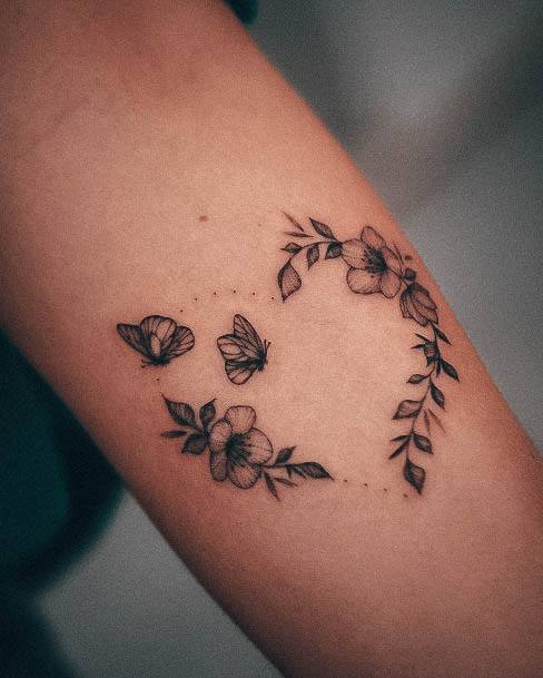 Stunning Girls Simple Flower Tattoos