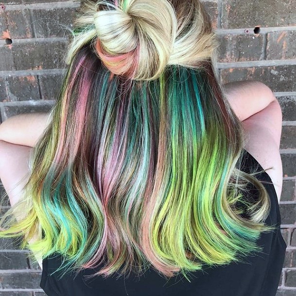 Stunning Green Hairstyles On Lady