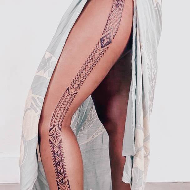 Stunning Hawaiian Tattoo On Lady