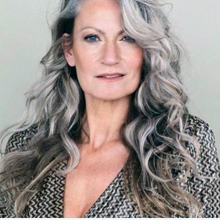 Stunning Long Curly Natural Hairstyles For Women Over 50