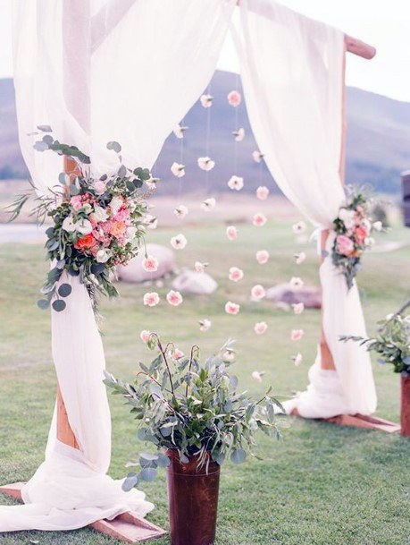 Stunning May Wedding Flowers Decor Ideas