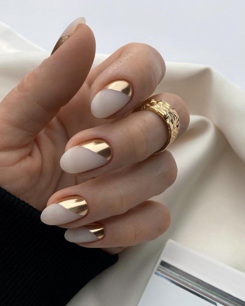 Stunning Metallic Gold Nail On Lady