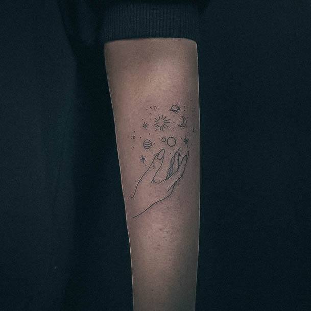Stunning Outline Tattoo On Lady