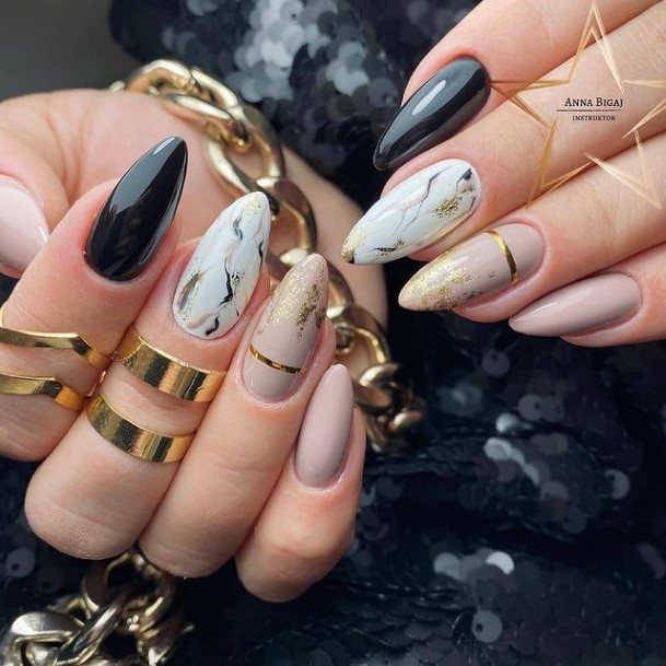 Stunning Party Nail On Lady