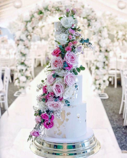 Stunning Purple Floral Decoration Wedding Cake Table Inspiration Ideas