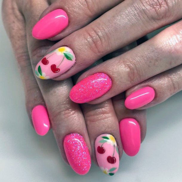 Stunning Short Summer Nail On Lady