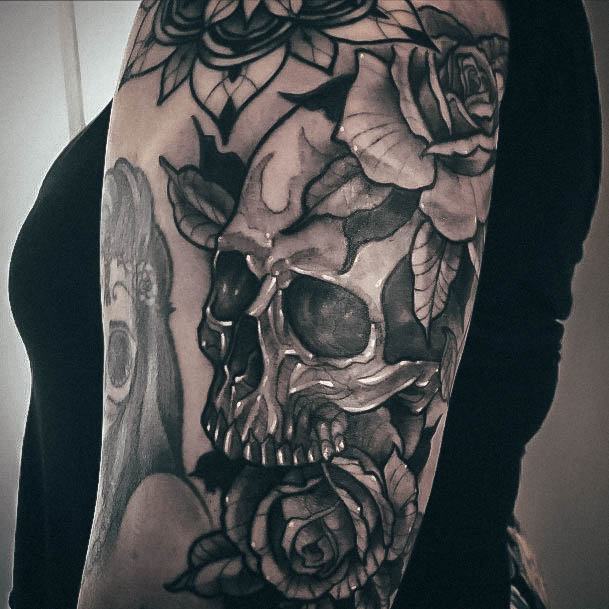 Stunning Skull And Rose Tattoo On Lady