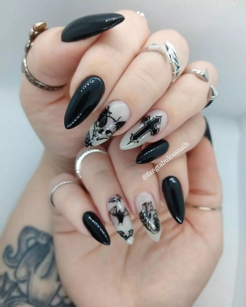 Stunning Spooky Nail On Lady