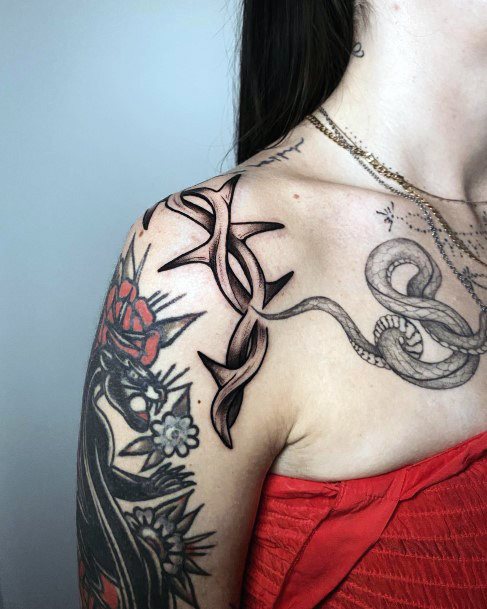 Stunning Thorns Tattoo On Lady