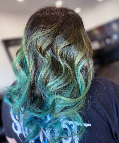 Stunning Turquoise Hairstyles On Lady