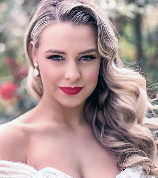 Stunning Vintage Blonde Ombre Side Swept Curls Hairstyle For Women