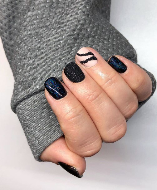 Stunning Womens Black Sparkly Nails Cool Design Ideas