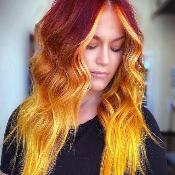 Stunning Yellow Ombre Hairstyles On Lady