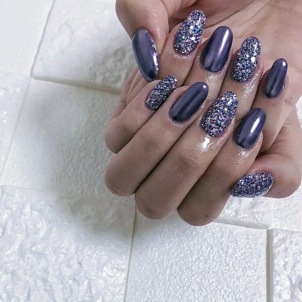 Stylish Cute Glittery Chrome Mirror Nail Inspiration For Ladies